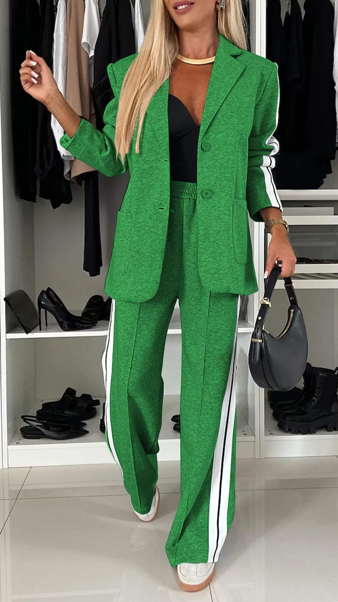 Damen Jogginganzug mit modernem Design 10