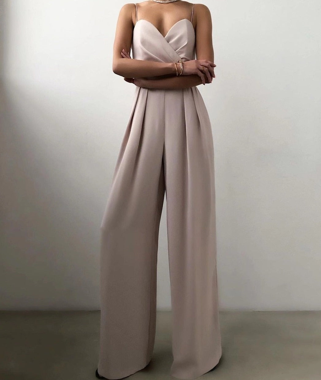 Damen Jumpsuit mit Spaghettiträgern für elegante Anlässe 3