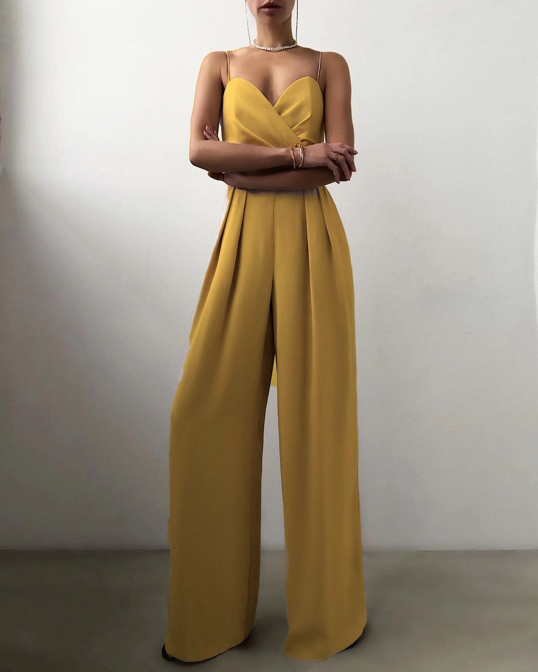 Damen Jumpsuit mit Spaghettiträgern für elegante Anlässe 7