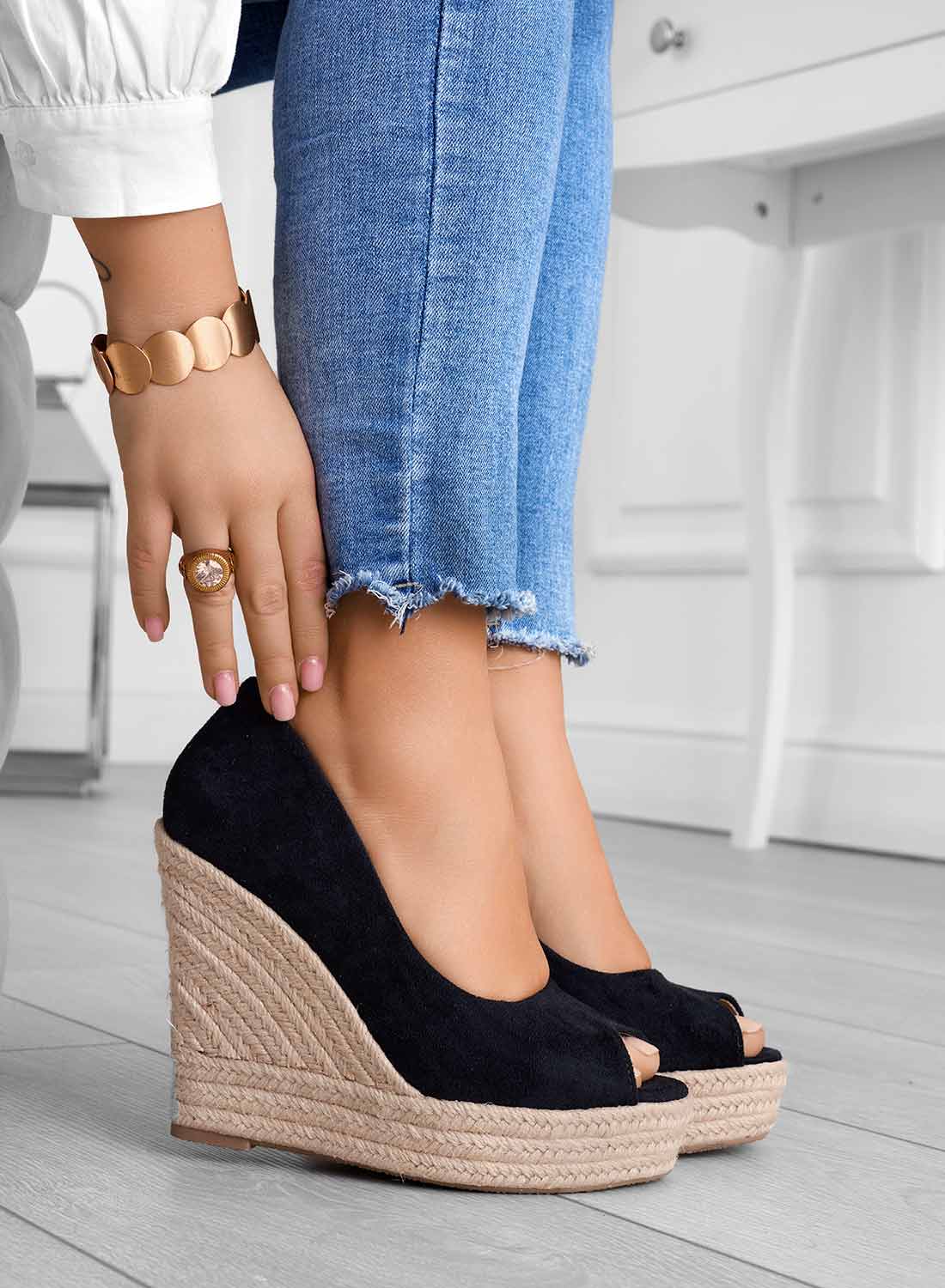 Women's suede sandals with wedge heel