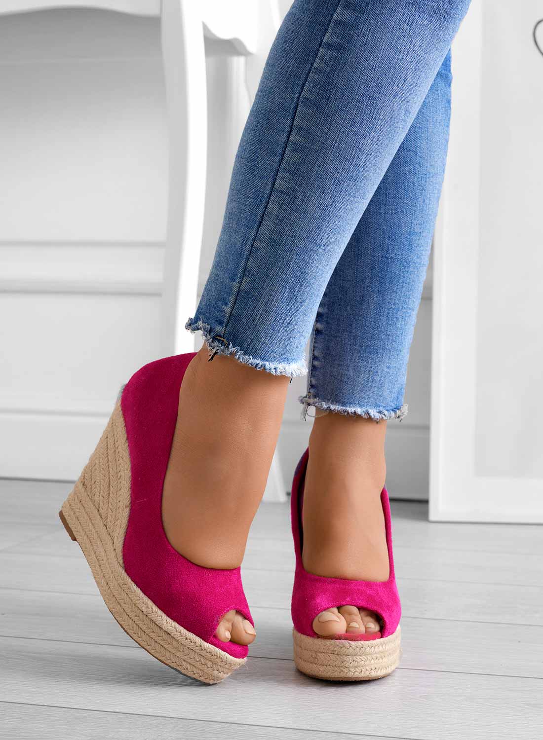 Women's suede sandals with wedge heel