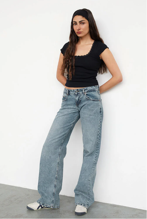 Damen Stretchdenim Jeans mit niedriger Taille und entspannter Passform 5