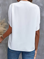 Elegant women's blouse made of cotton blend