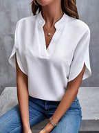 Elegant women's blouse made of cotton blend