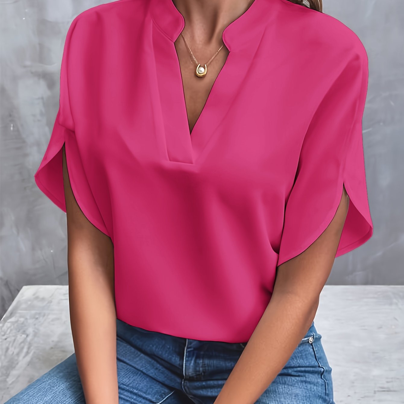 Elegant women's blouse made of cotton blend
