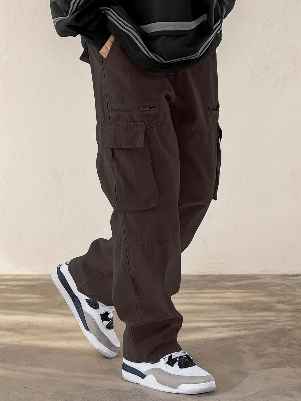 Men's cargo pants with adjustable waistband and practical pockets