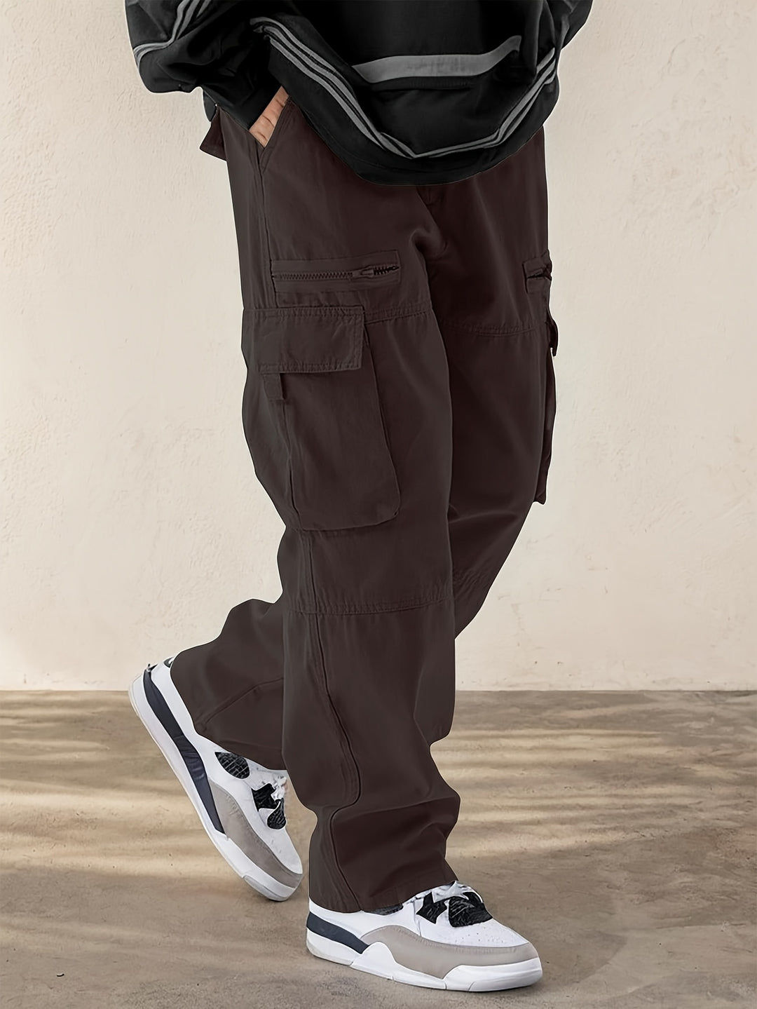 Men's cargo pants with adjustable waistband and practical pockets