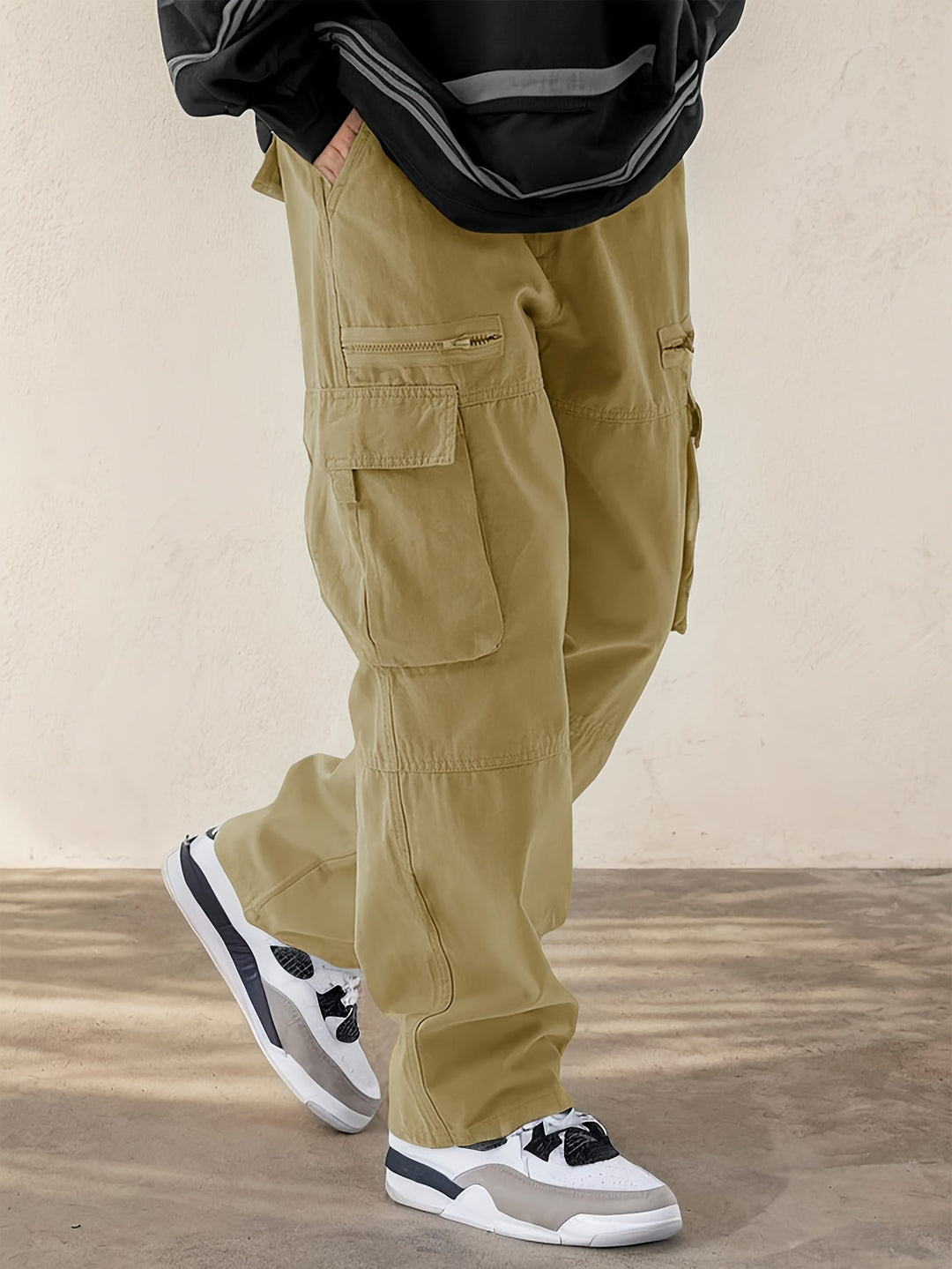 Men's cargo pants with adjustable waistband and practical pockets