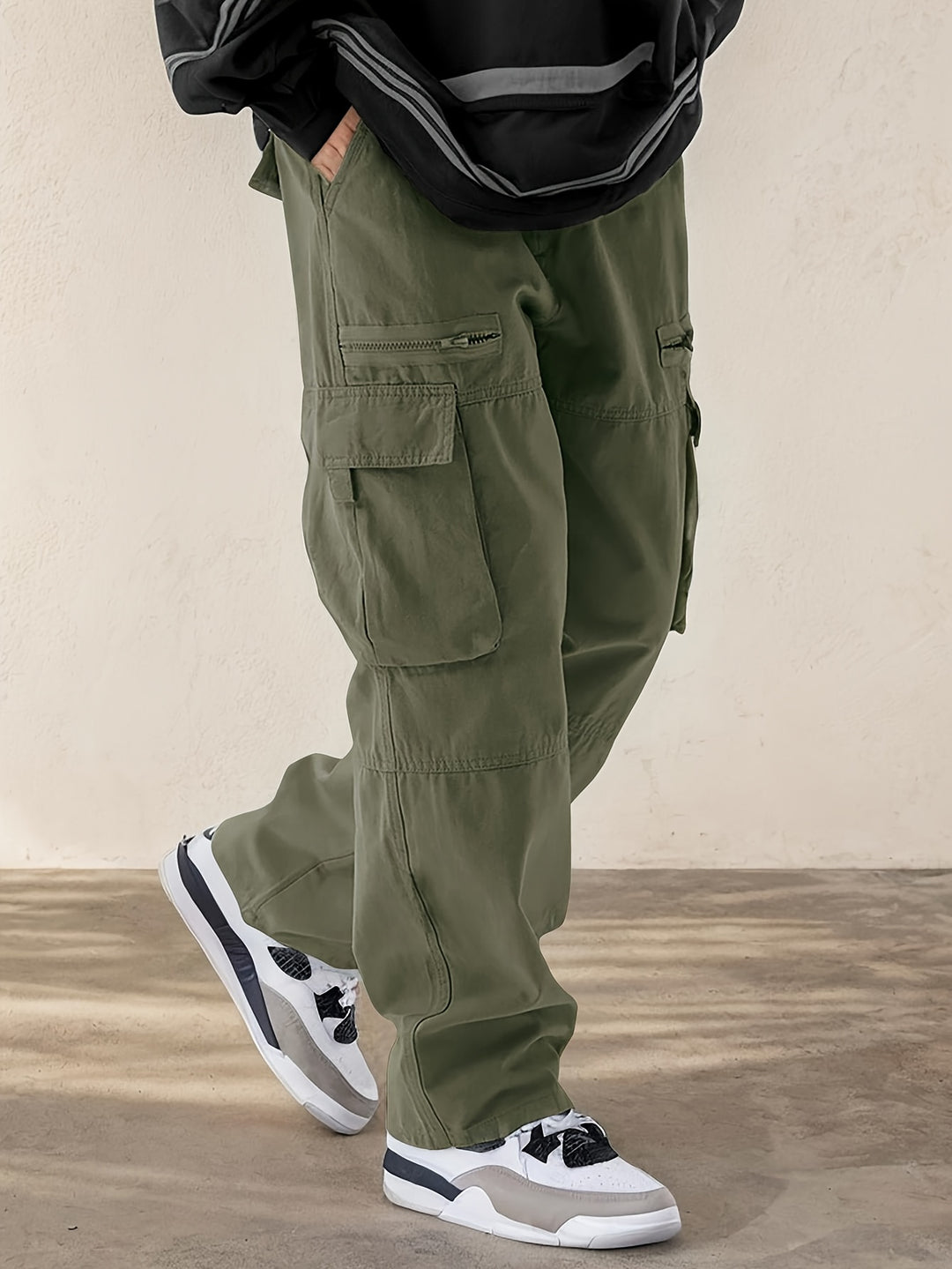 Men's cargo pants with adjustable waistband and practical pockets