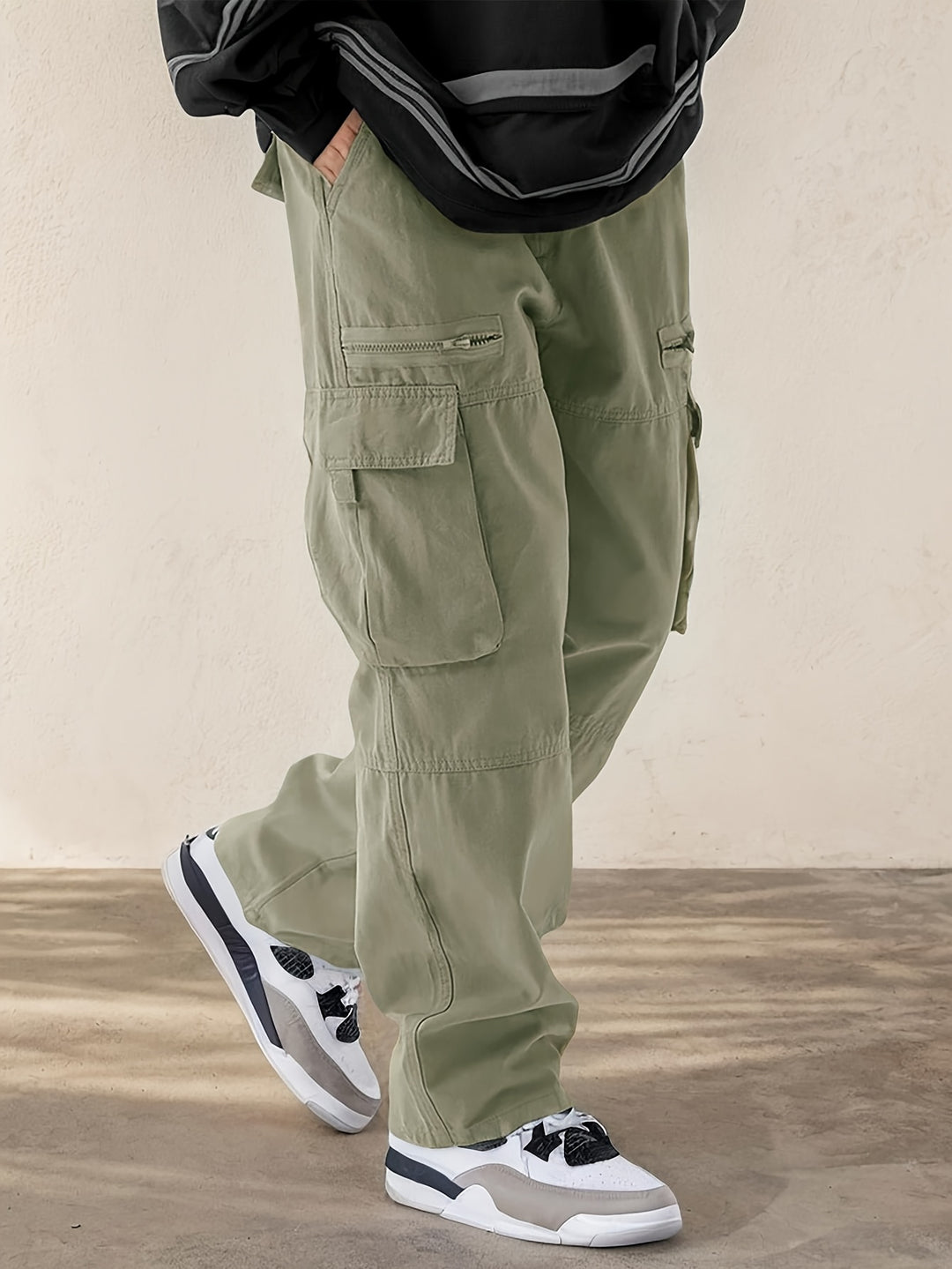 Men's cargo pants with adjustable waistband and practical pockets