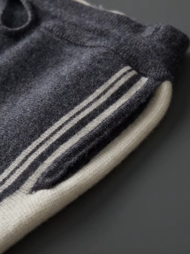 Herren Trainingsset aus Kaschmir mit sportlichem Design 6