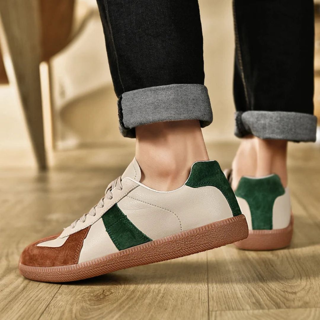 Classic Low Top Sneakers made of Suede and Leather
