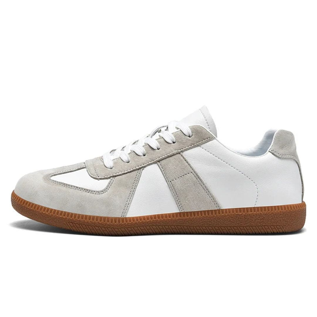 Classic Low Top Sneakers made of Suede and Leather